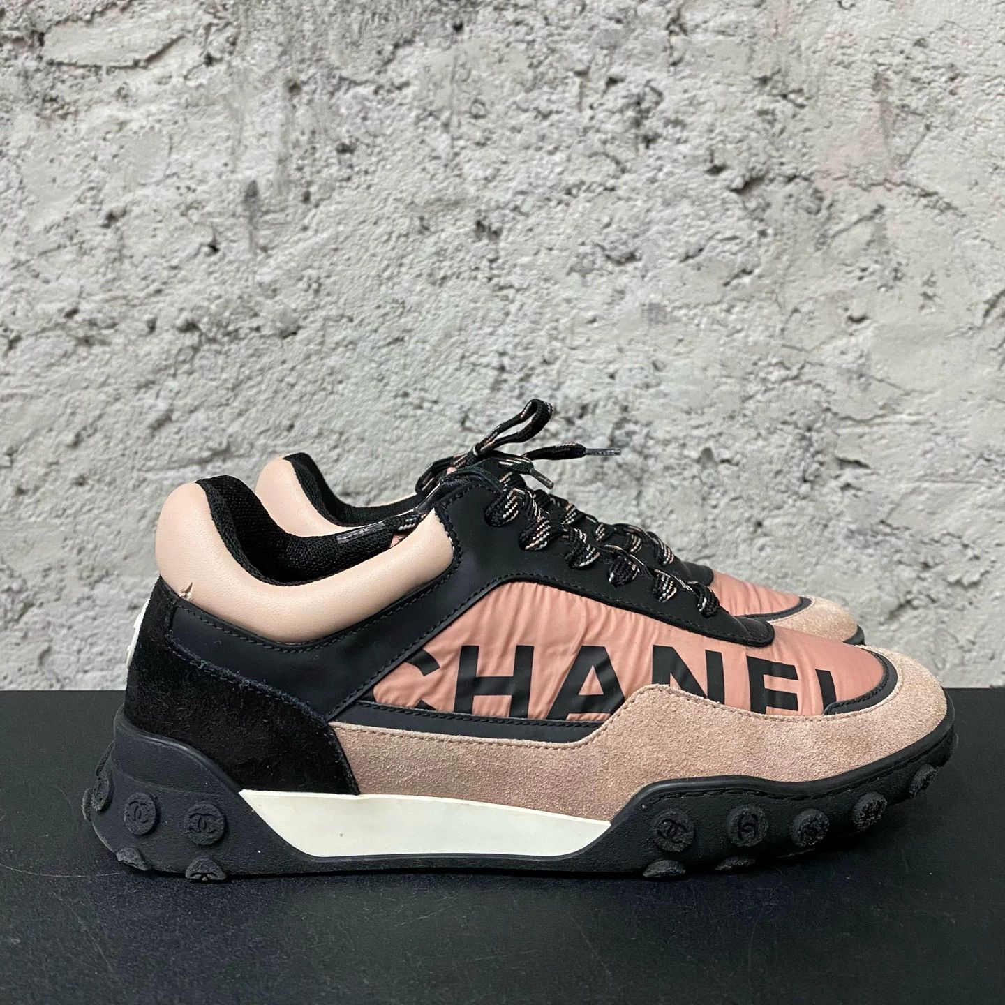 Chanel Chanel Sneakers Women's 36.5 Used Size US 5.5 / IT 35.5 - 1 Thumbnail