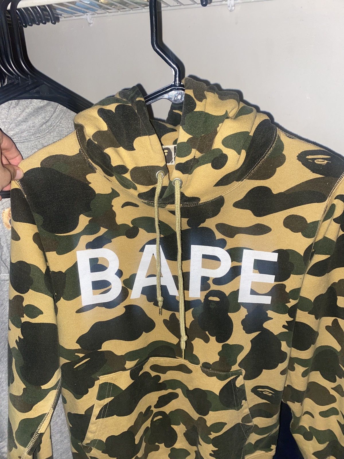 Bape 1st Camo Bape Pullover Hoodie Size US S / EU 44-46 / 1 - 1 Thumbnail
