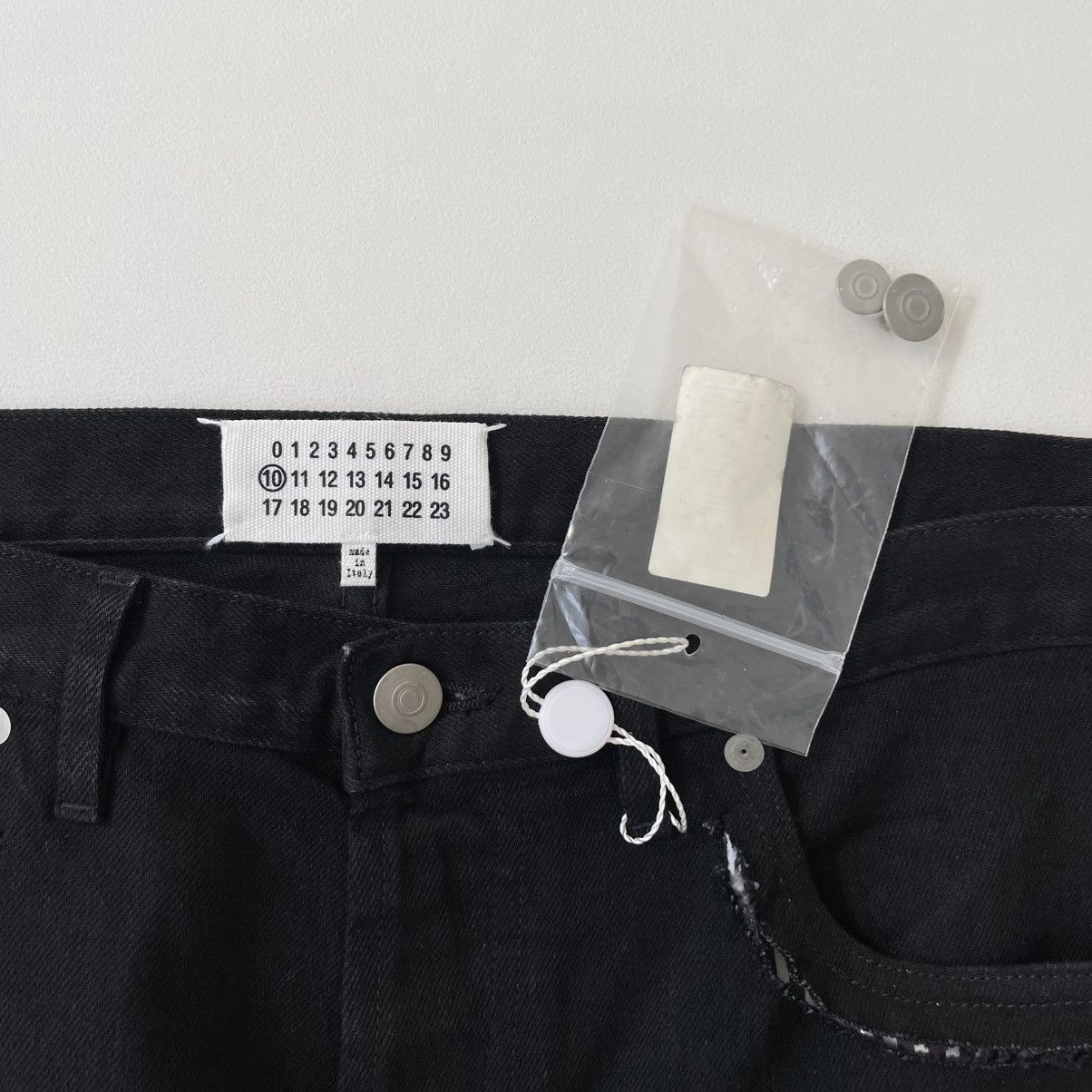 Maison Margiela A/W 19 ‘Cut Out Pockets’ Denim Jeans Size US 34 / EU 50 - 5 Thumbnail
