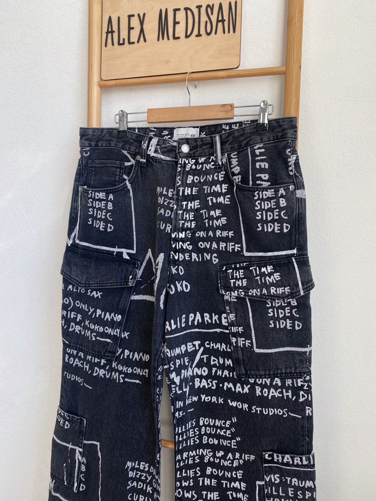 H&M × Jean-Michel Basquiat × Who Decides War Who Decides War Baggy denim jeans H&M x Basquiat x Ev&Tela Size US 34 / EU 50 - 10 Thumbnail