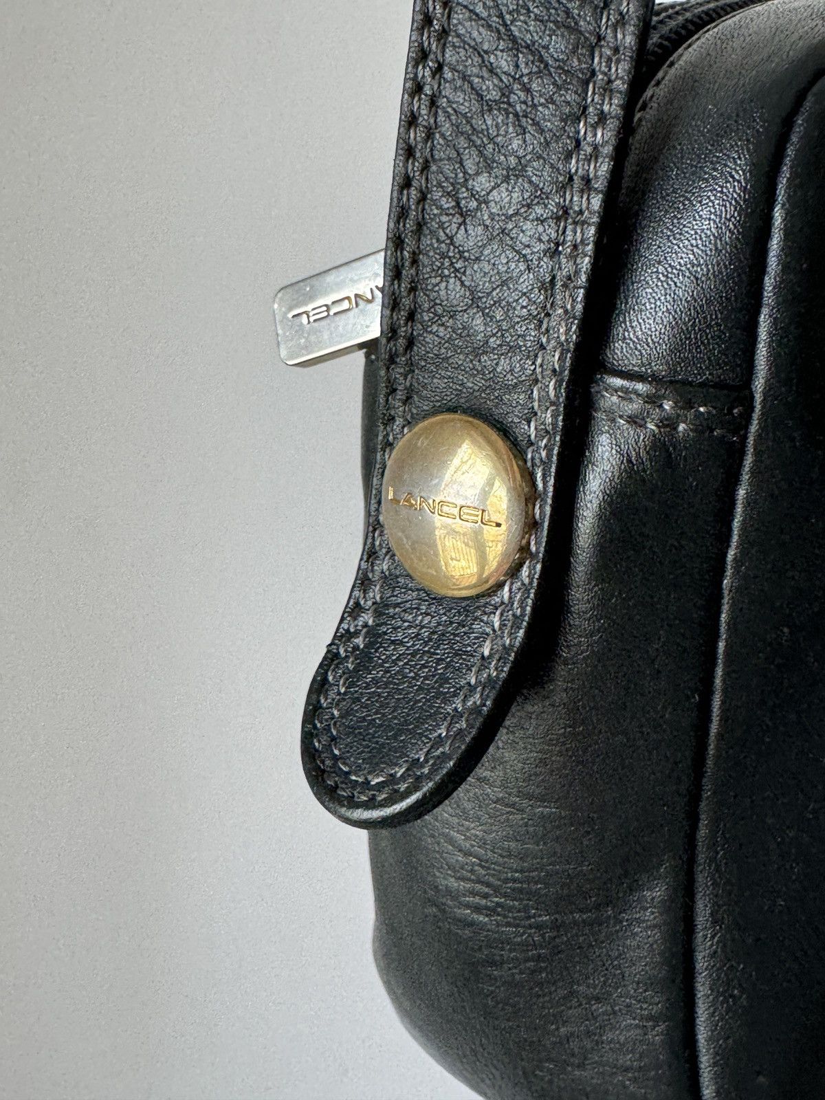Lancel Rare Vintage Lancel Paris Leather Crossbody Camera Bag Size ONE SIZE - 4 Thumbnail