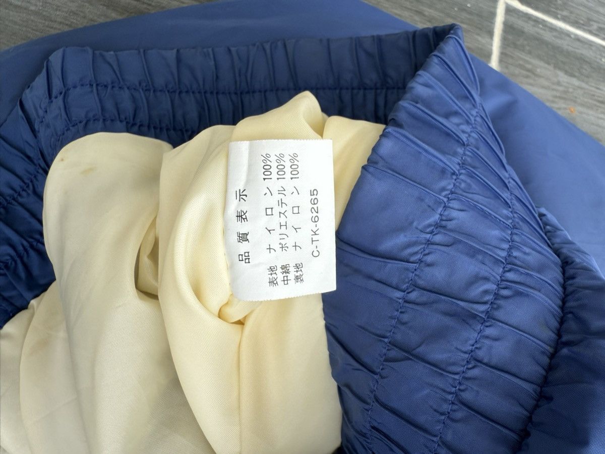 Japanese Brand Vintage 90’s SUNTORY COFFEE BOSS Puffer Bomber Jacket Size US L / EU 52-54 / 3 - 10 Thumbnail