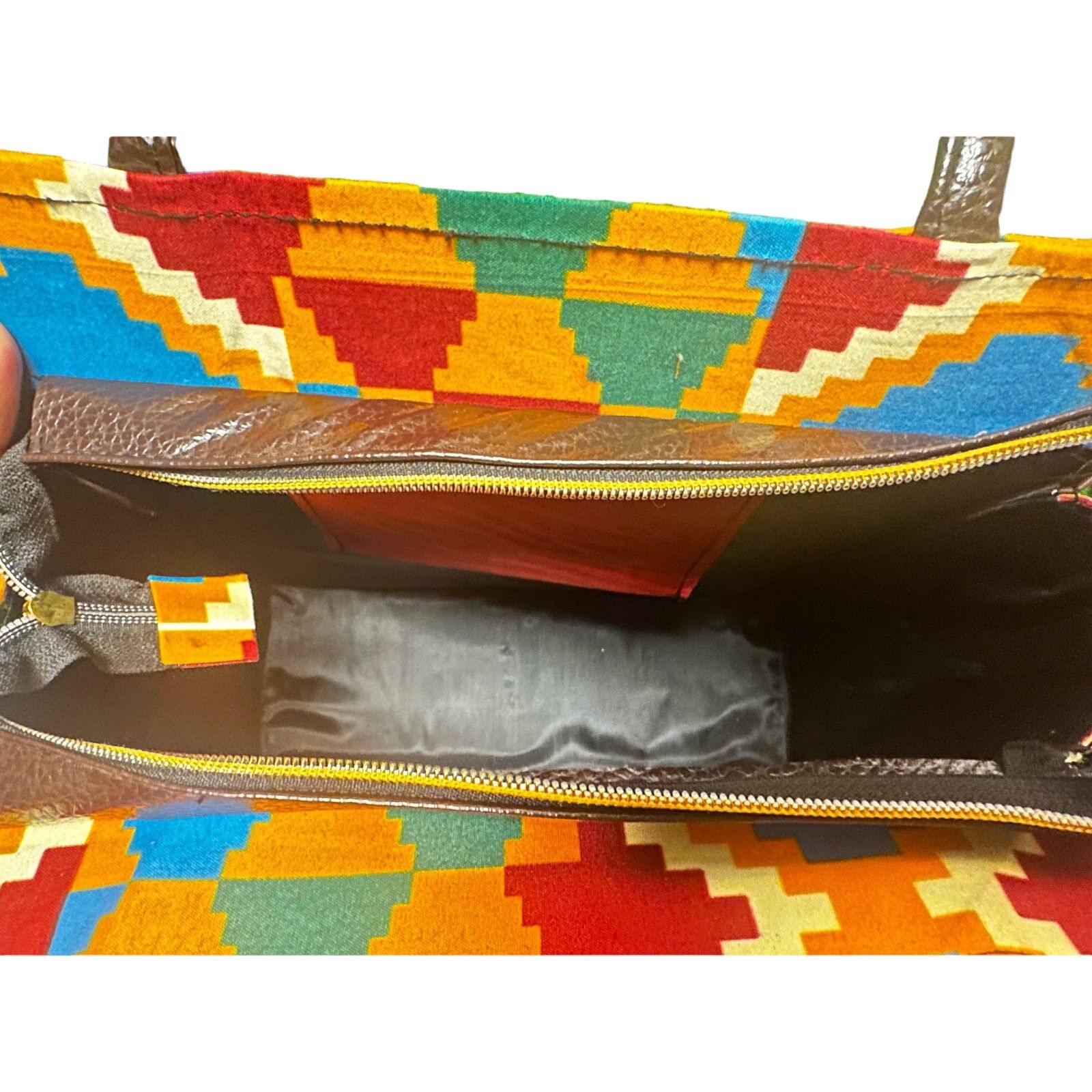 Handmade Woven straw Kente cloth medium handbag with woman silhouette Size ONE SIZE - 4 Thumbnail