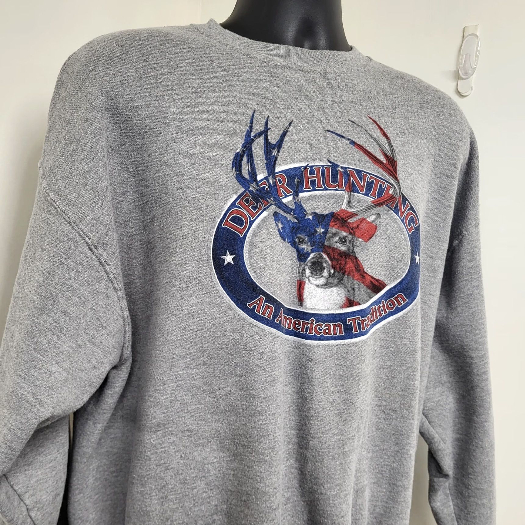 Vintage VINTAGE Deer Hunting An American Tradition Sweatshirt Men's XL Crewneck Long Sleeve Gray Cotton Jerzees 90s USA Hunting Mens Size US XL / EU 56 / 4 - 4 Thumbnail