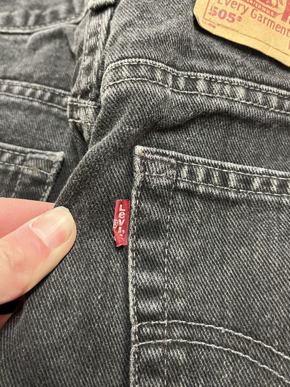 Levi's × Vintage Levi’s vintage 90s 505 denim pants black streetwear hype Size US 34 / EU 50 - 4 Thumbnail