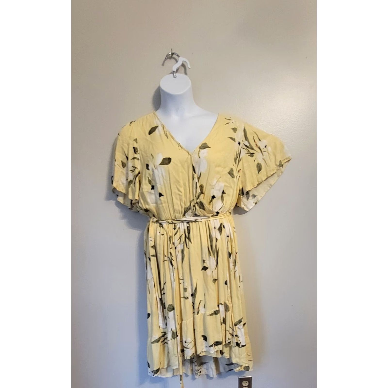 Vintage Rachel Roy Yellow Floral V-Neck Faux Wrap Midi Dress 2X Plus Size Womens Size XXL / US 16-18 / IT 52-54 - 2 Thumbnail