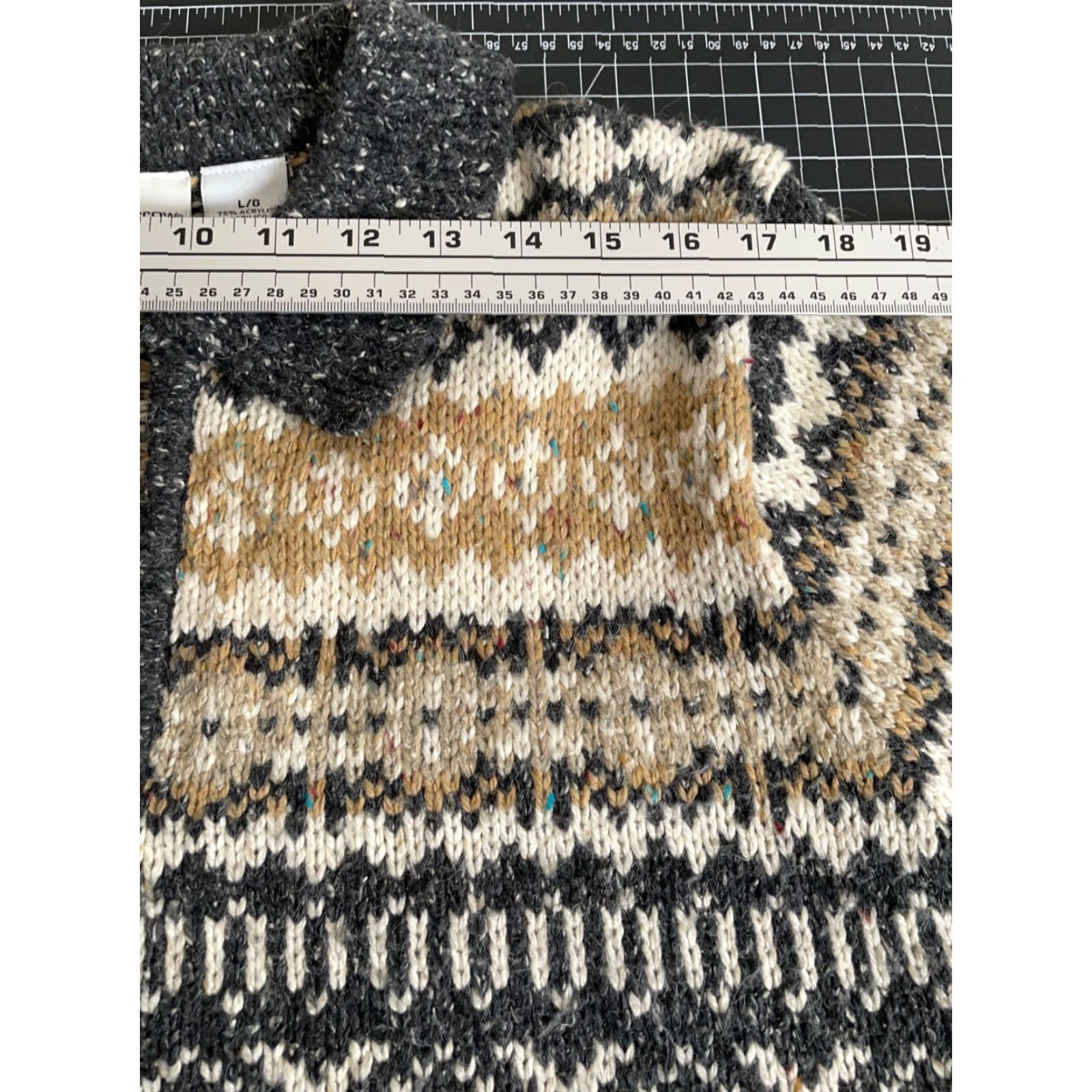 Croft & Barrow VINTAGE Croft & Barrow Full Zip Cardigan Sweater Women's L Gold Fair Isle Heavyweight Wool Blend Geometric Knit 1980s 90s Mens? No gender end: Women Size L / US 10 / IT 46 - 7 Thumbnail