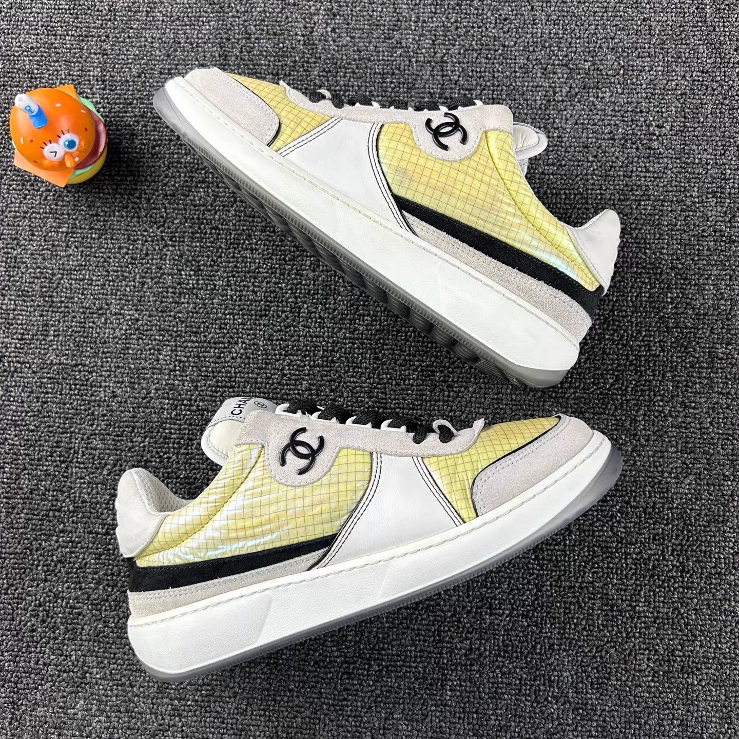 Chanel Chanel 23P sneakers EU36.5 lightly worn Size US 6 / IT 36 - 4 Thumbnail