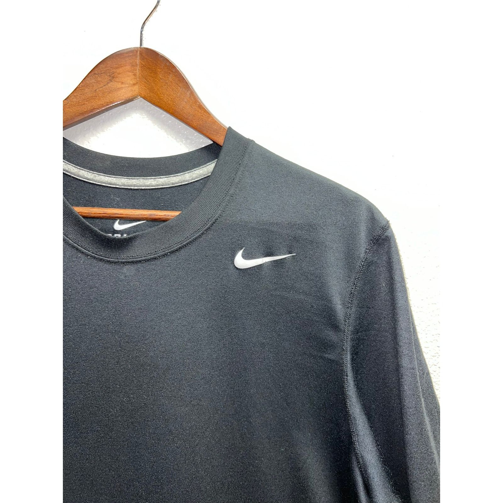 Nike Nike Dri Fit Black Shirt Mens Medium Activewear Active Top M Size US M / EU 48-50 / 2 - 2 Thumbnail
