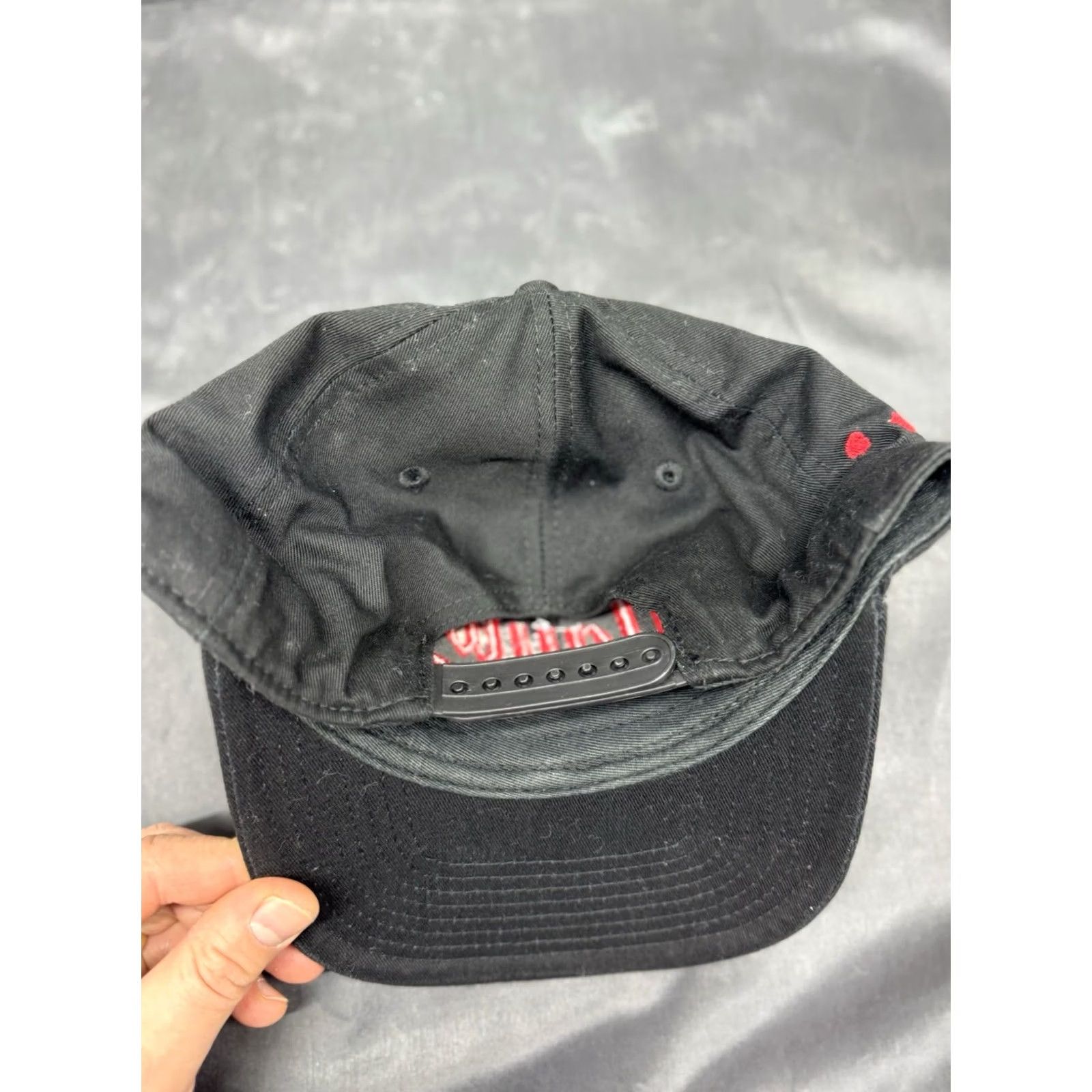 Vintage Maui HI Hat Mauwee Spellout Milwaukee Tools Style Black Red SnapBack OS Men Adjustable Beach USA Size ONE SIZE - 3 Thumbnail