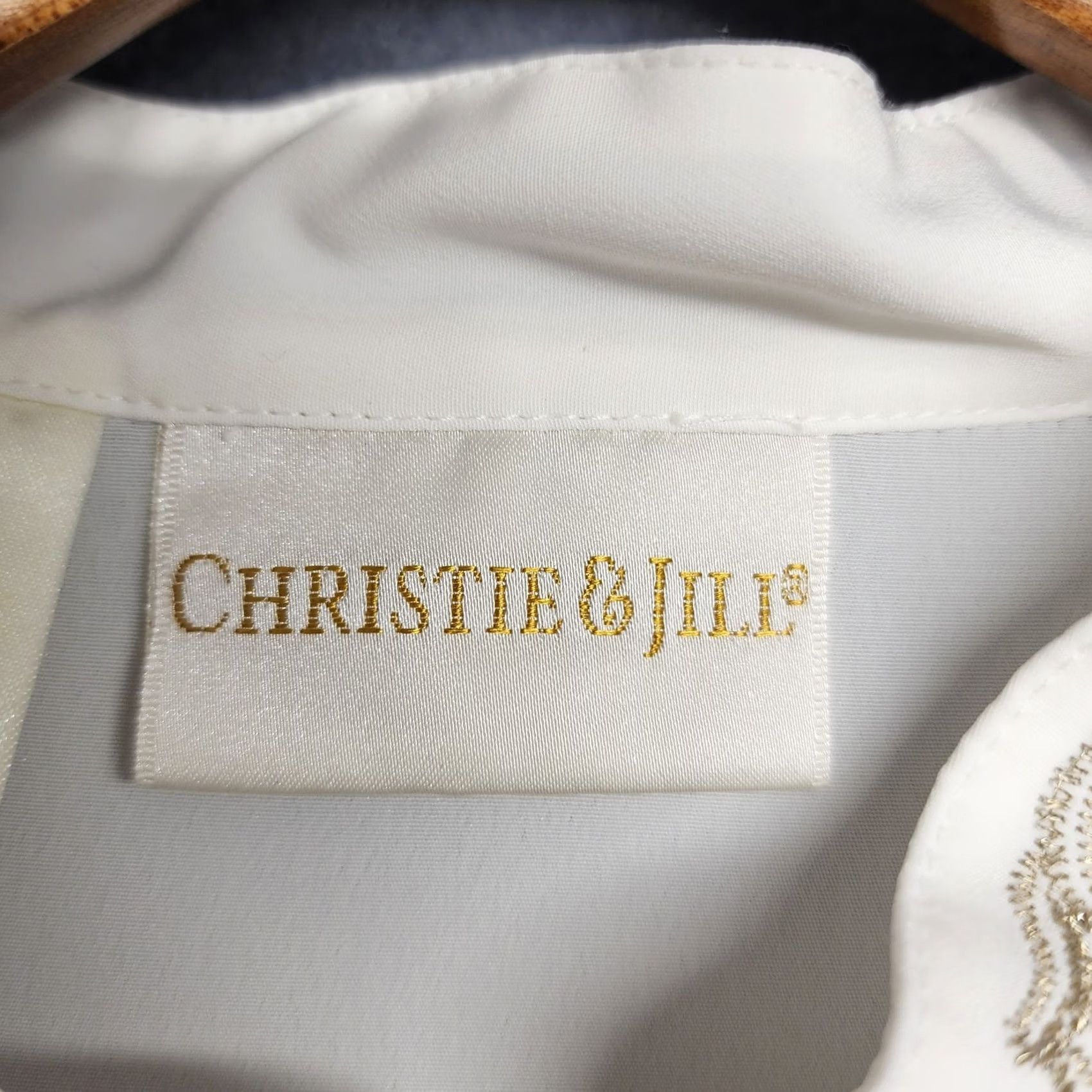 Vintage Christie & Jill Shirt Womens 14 White Embroidered Floral Button Up Rose Blouse Top Size XL / US 12-14 / IT 48-50 - 4 Thumbnail