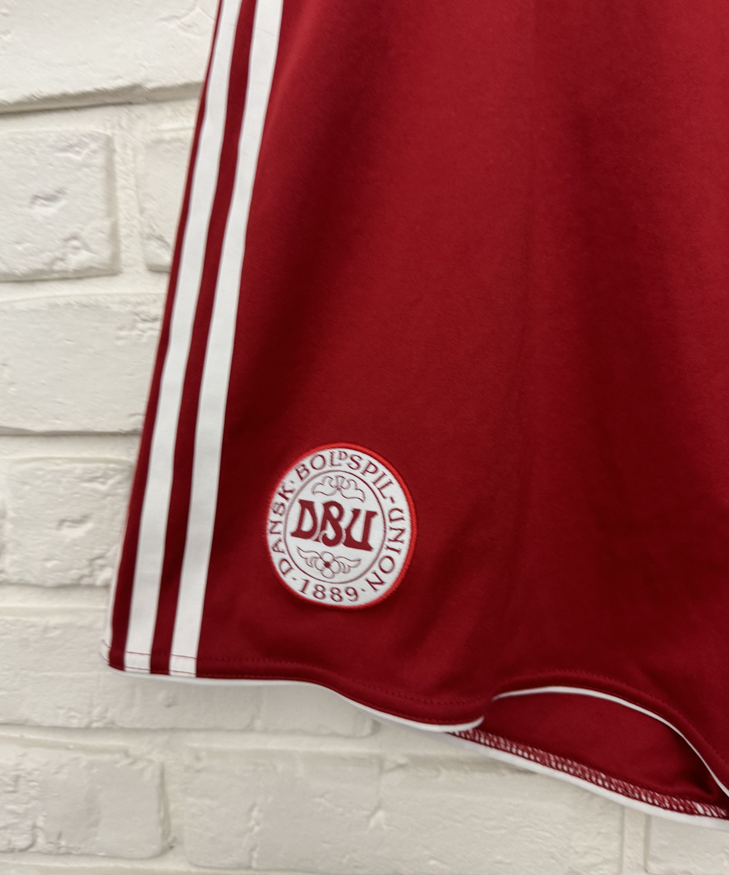 Adidas Denmark 2009 2010 Home Soccer Shorts Football #10 Size XL Size US 38 / EU 54 - 3 Thumbnail