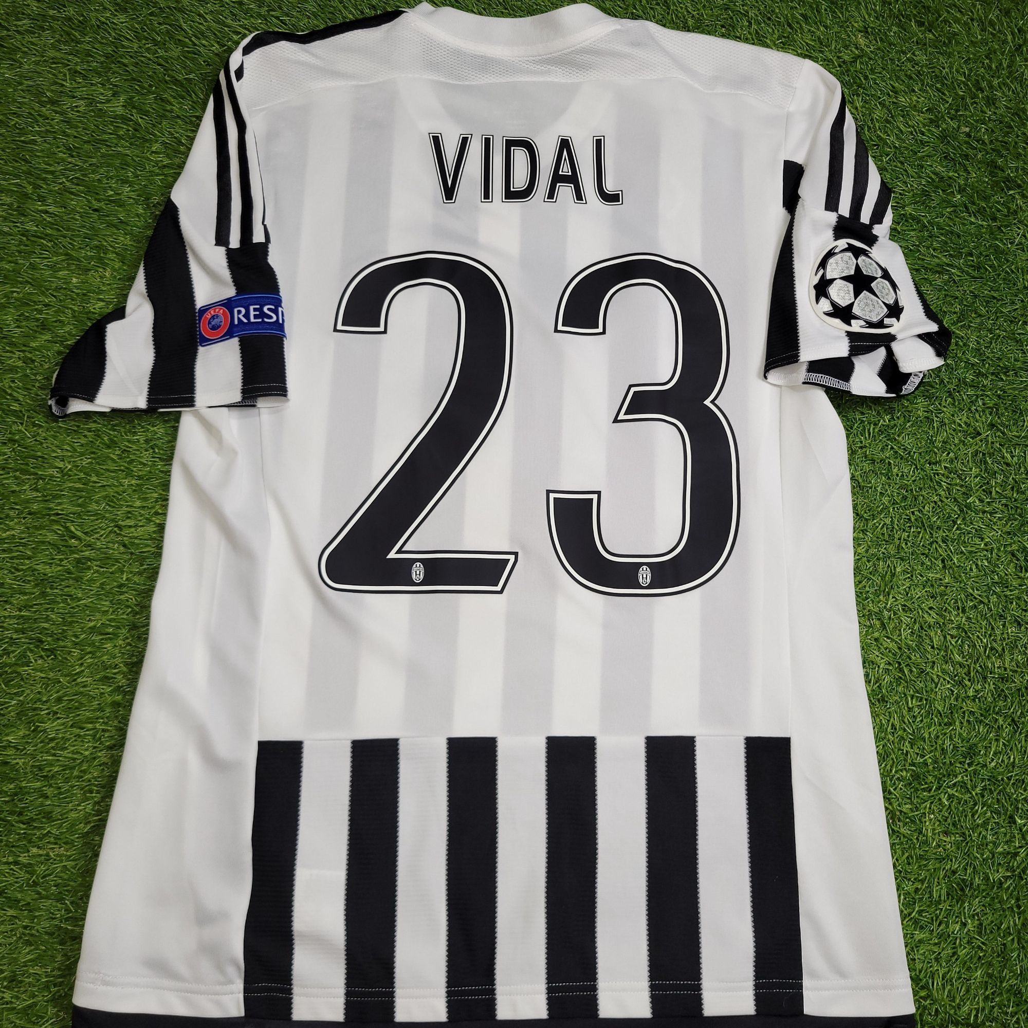 Adidas Vidal Juventus 2015 2016 PLAYER ISSUE Home Soccer Jersey L Size US L / EU 52-54 / 3 - 1 Thumbnail