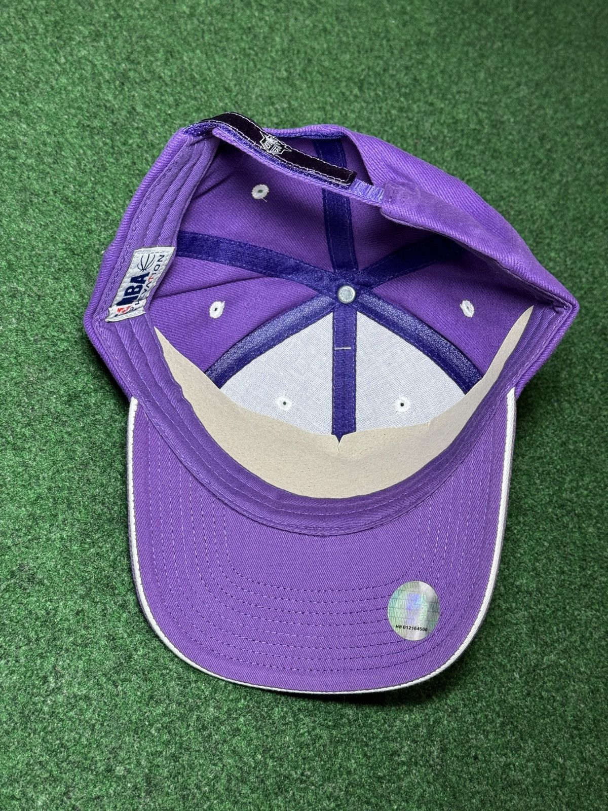 NBA Vintage Sacramento Kings Purple Strapback NBA Deadstock Hat Size ONE SIZE - 5 Thumbnail
