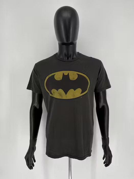 DC Comics Vintage Y2K Early Vintage Cool Faded Batman Tee Size US L / EU 52-54 / 3 - 5 Thumbnail