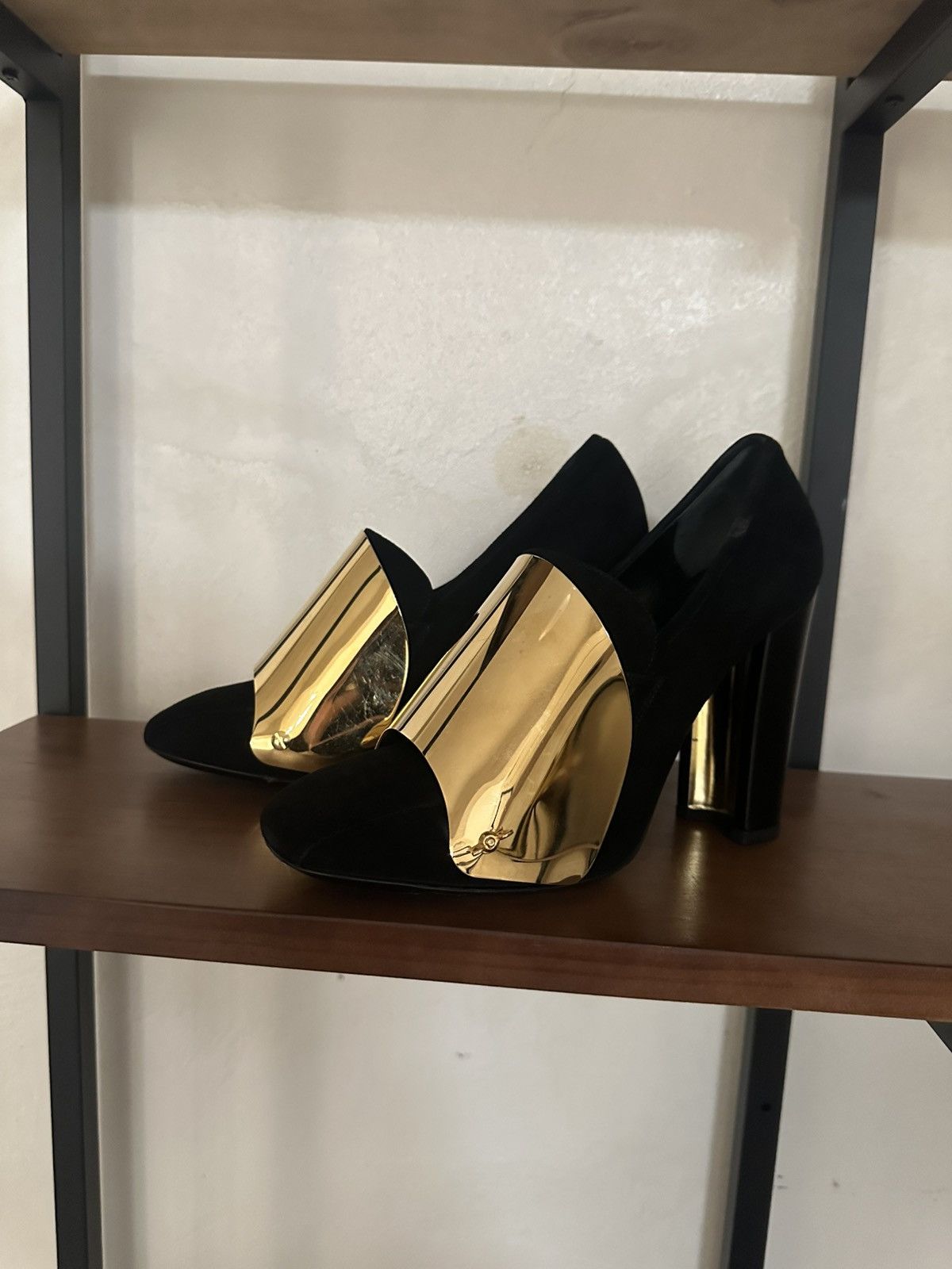 Yves Saint Laurent YSL Black & Gold Sculpted Platform Heels Size US 8.5 / IT 38.5 - 4 Thumbnail