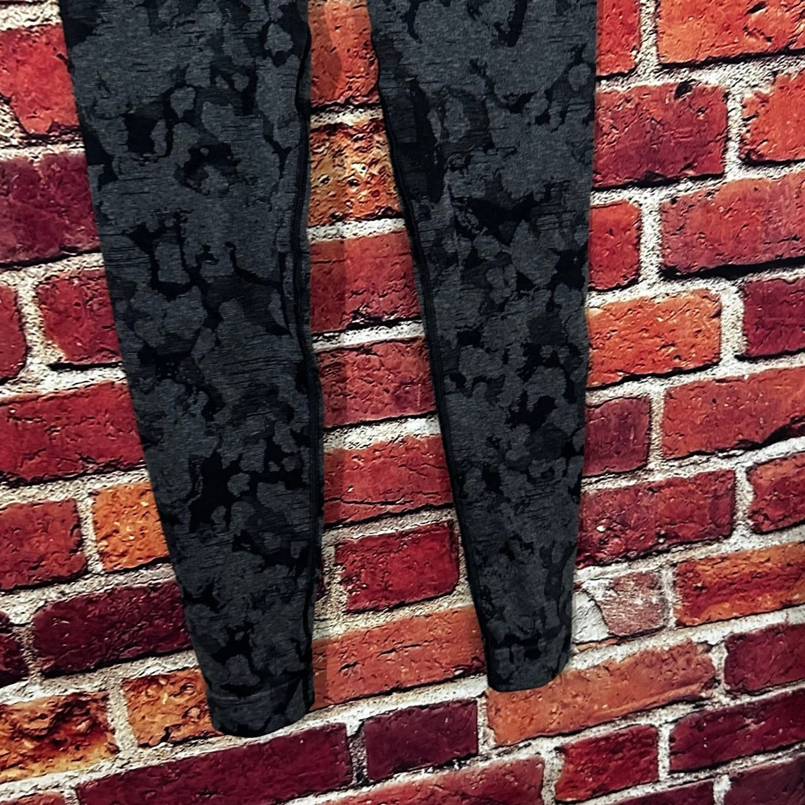 Gymshark Gymshark camo Leggings Size 27" / US 4 / IT 40 - 3 Thumbnail