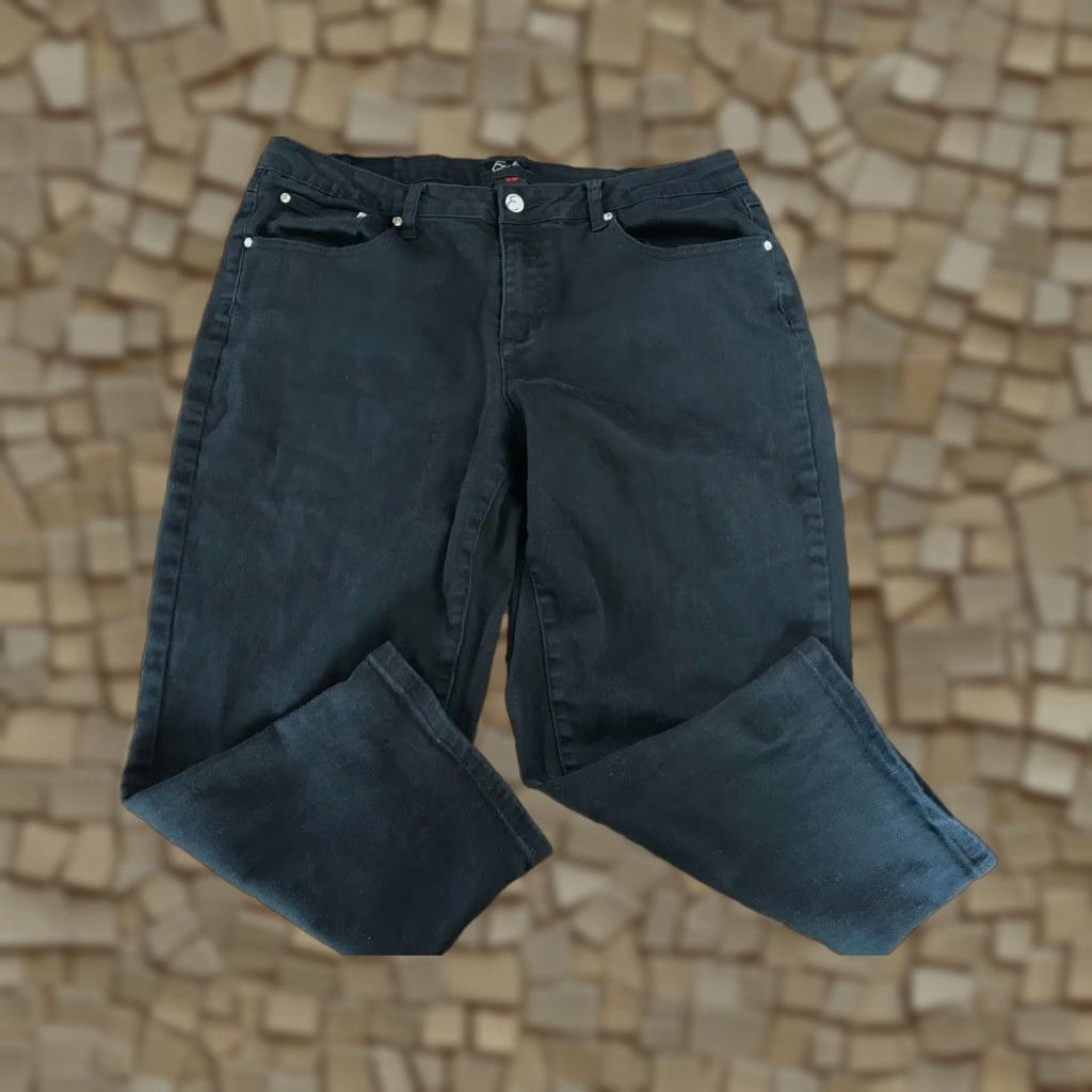 Vintage VINTAGE Earl Jeans Capri Women's 16W Black Denim Embroidered Jeweled AN#89302 Capri Women Size 38" / US 16 / IT 52 - 1 Thumbnail