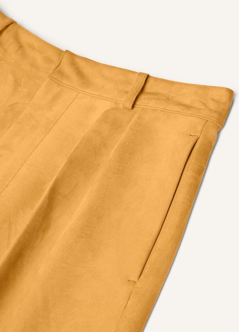 Loro Piana o1srvl11e0526 FAP0153 Nicolas Bermuda Short in Yellow Size 26" / US 2 / IT 38 - 7 Thumbnail