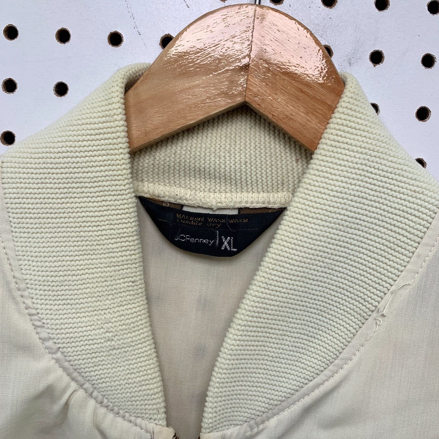 Penn VINTAGE J. C. Penney Lightweight Bomber Jacket Mens XL Ivory 70s Zipper Made USA 25x27 Mens Clothing Size US XL / EU 56 / 4 - 3 Thumbnail