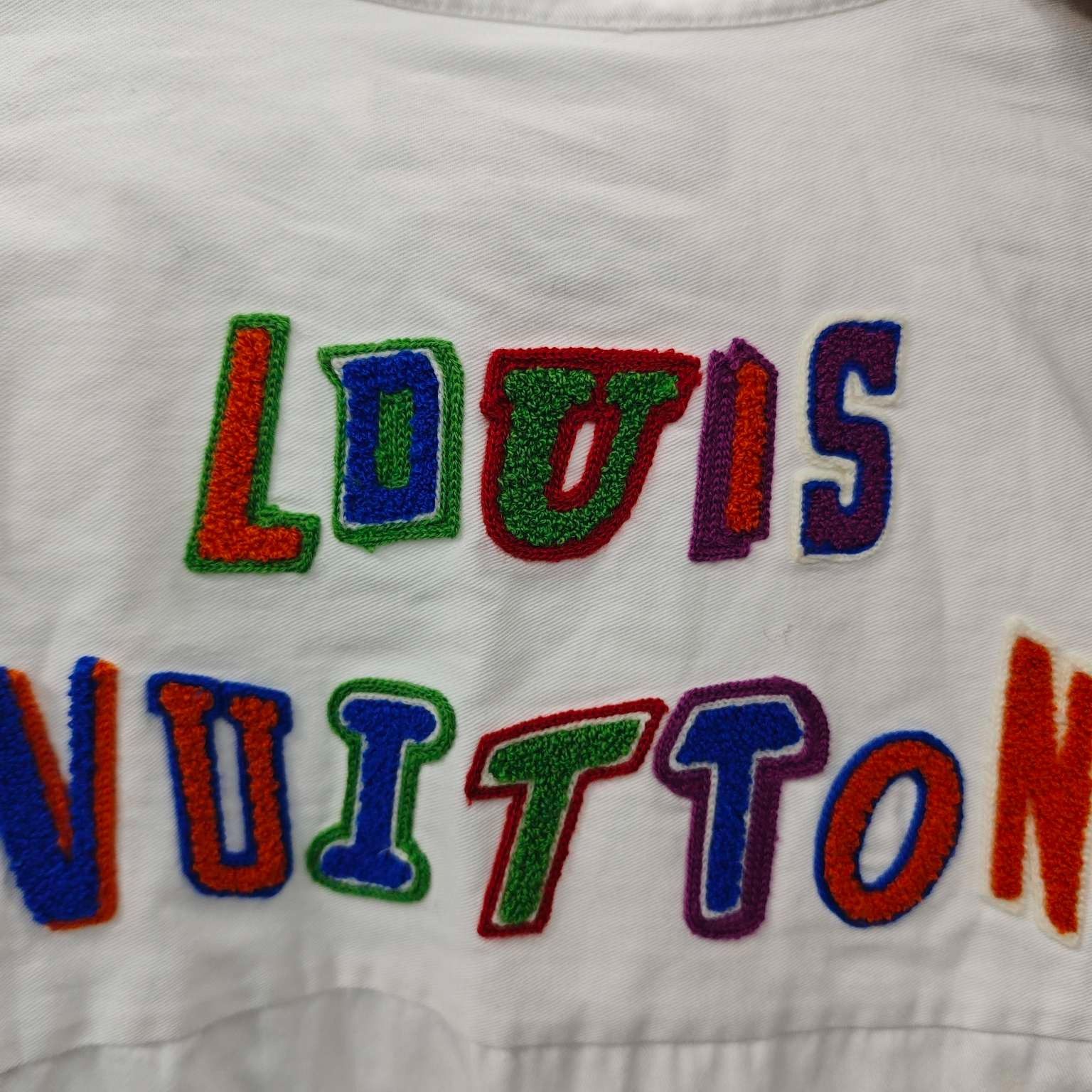 Louis Vuitton Louis Vuitton White NBA leather color logo short sleeve shi Size US XL / EU 56 / 4 - 9 Thumbnail