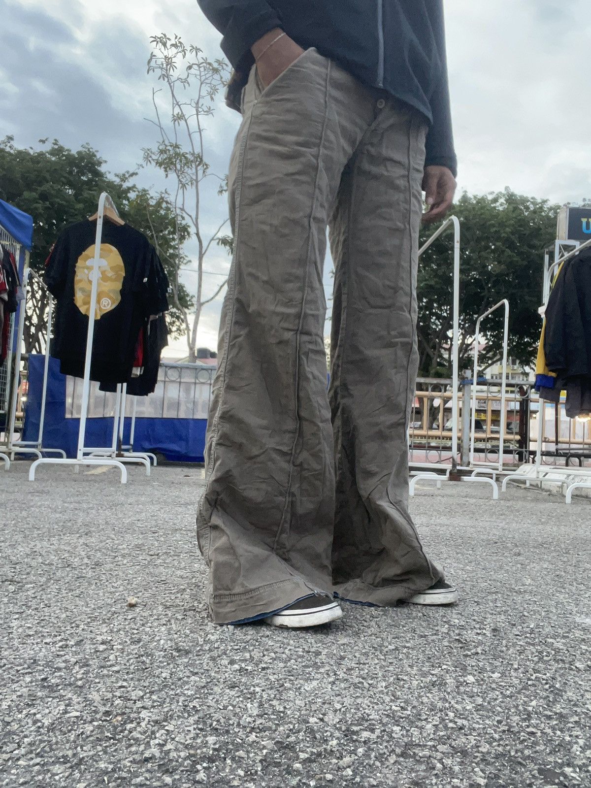 Le Grande Bleu (L.G.B.) Masculo - Y2K Style Flared Jean Size 30" / US 8 / IT 44 - 13 Thumbnail