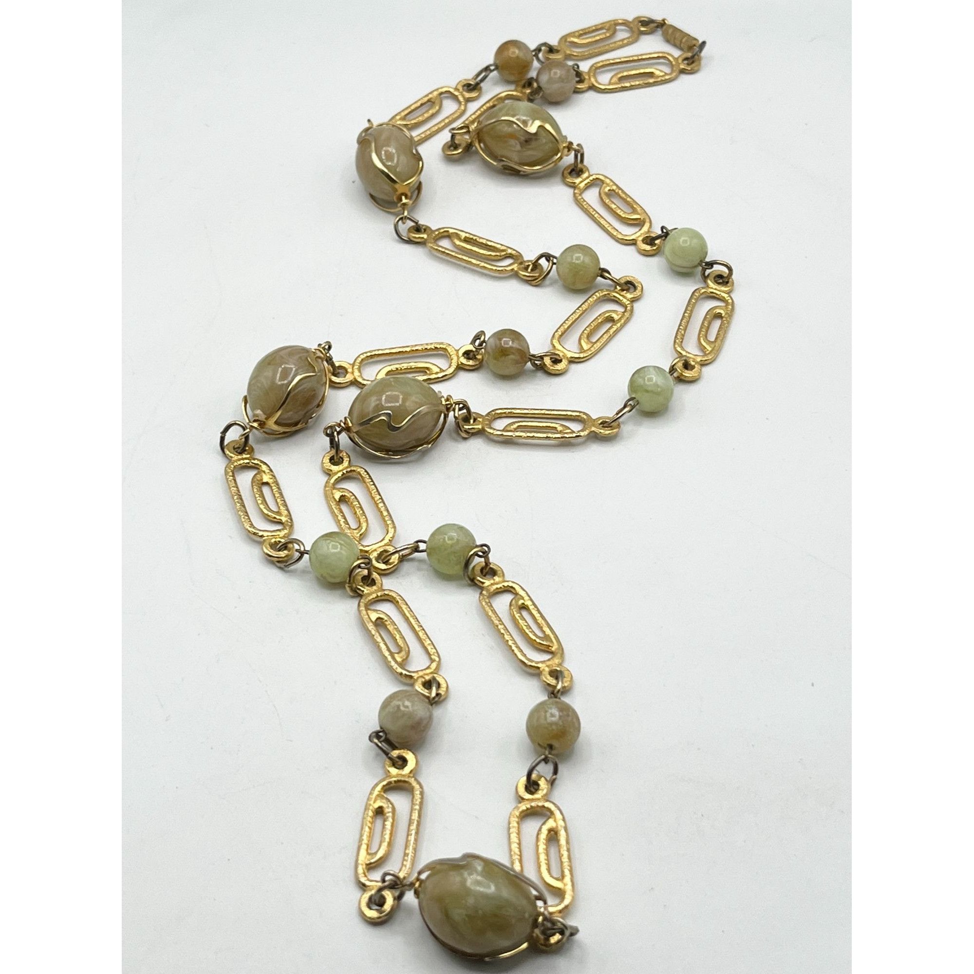 Vintage acrylic stone beaded chain necklace