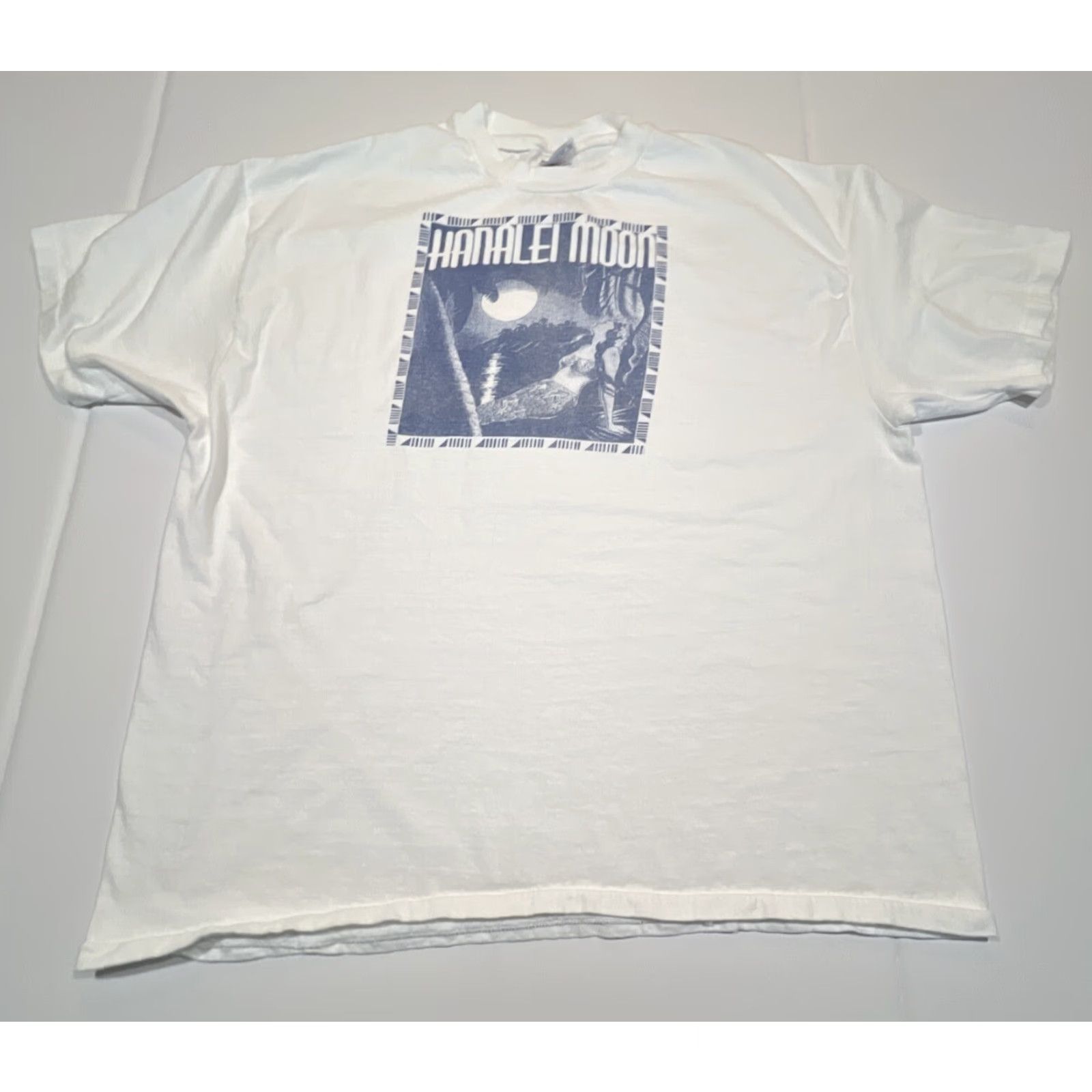 Hanes VINTAGE Hanalei Moon Hanes T Shirt Men 2XL White Blue Sunset Hula Graphic Tee Short Sleeve Unisex 1990s Sportswear/Beach Size US XXL / EU 58 / 5 - 3 Thumbnail