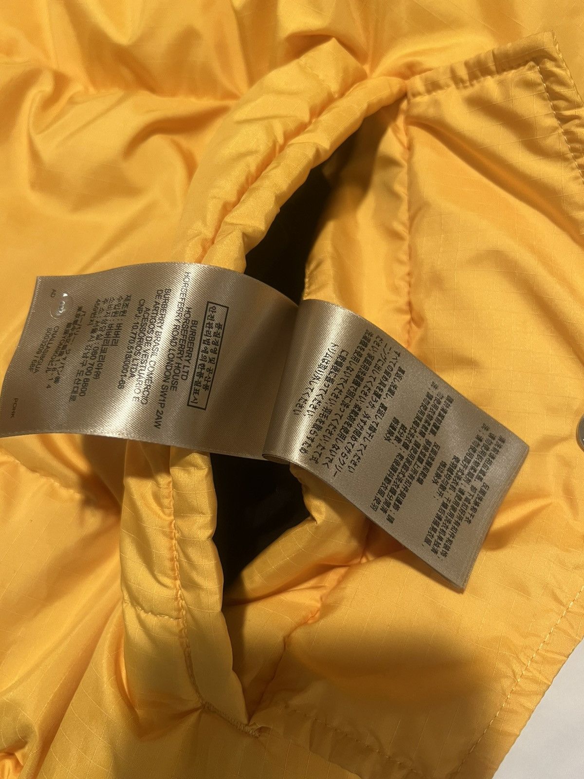 Burberry Burberry men’s detachable gloves ski jacket. 52/XL $1890 Size US L / EU 52-54 / 3 - 7 Thumbnail