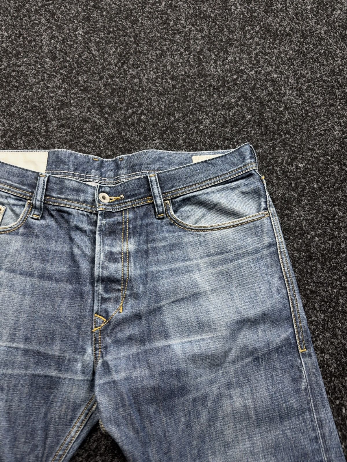 Diesel 00s Diesel Distressed Tepphar Slim Carrot Light Wash Jeans Size US 34 / EU 50 - 7 Thumbnail