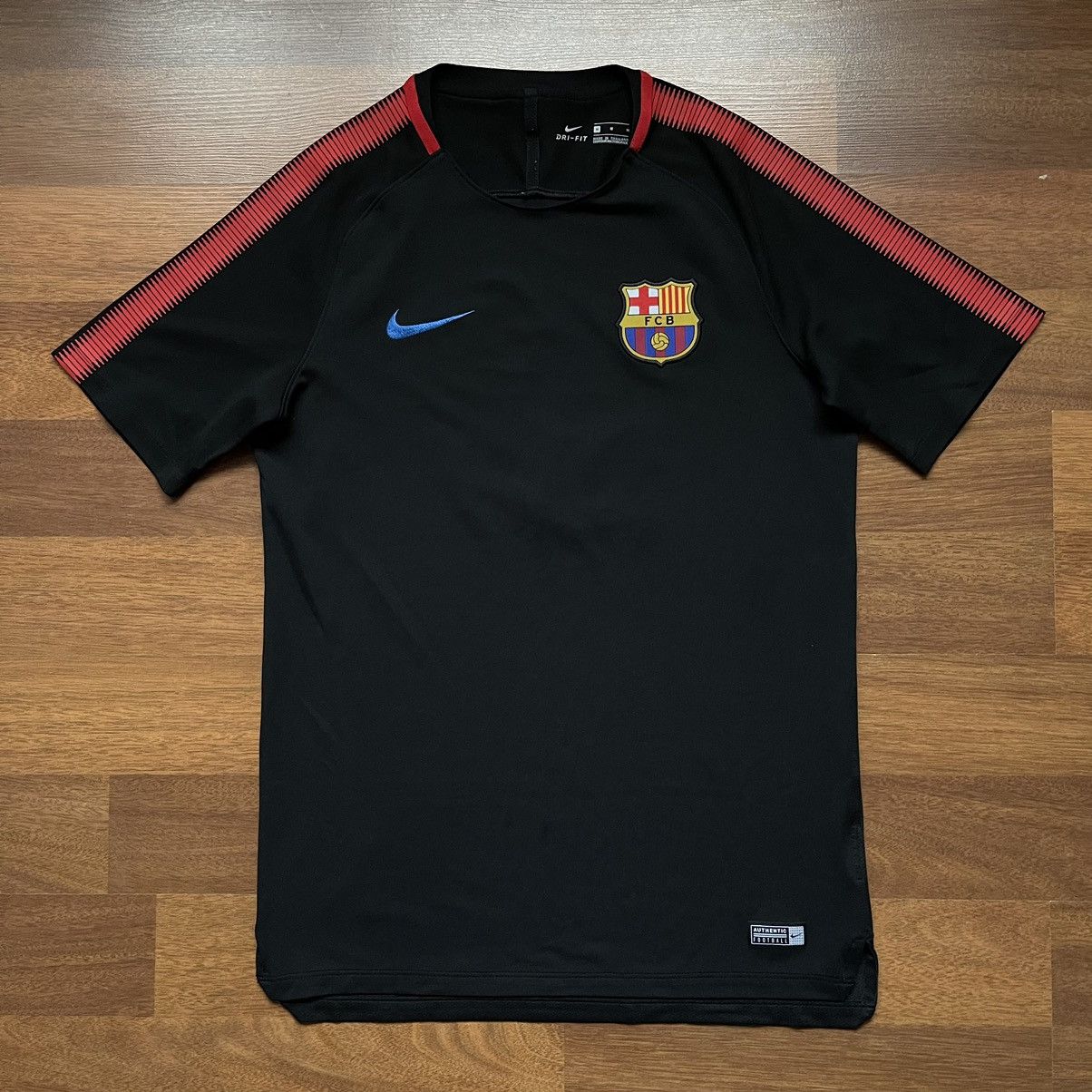 BARCELONA NIKE 2017/2018 FOOTBALL TRAINING JERSEY