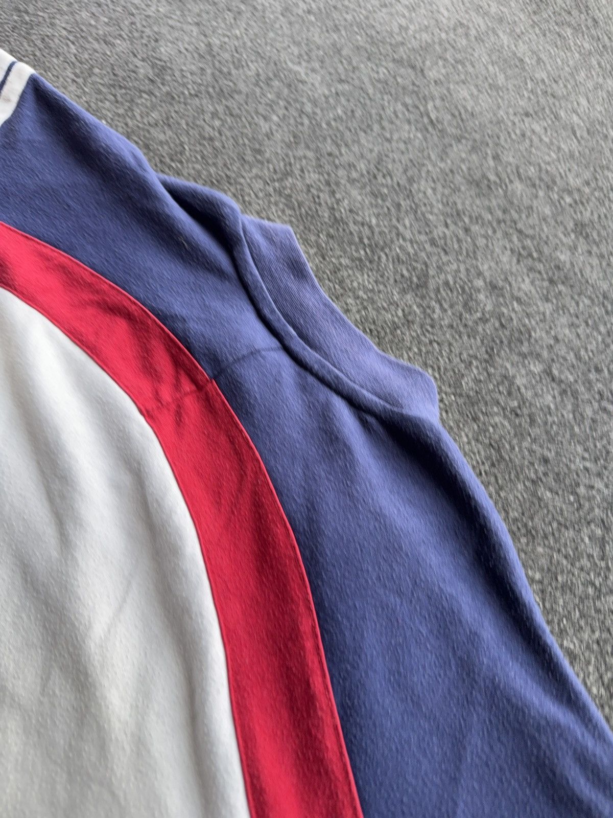 Adidas Retro Vintage Adidas V Neck T-Shirt 90s Stripes Logo Tee Size US M / EU 48-50 / 2 - 20 Thumbnail