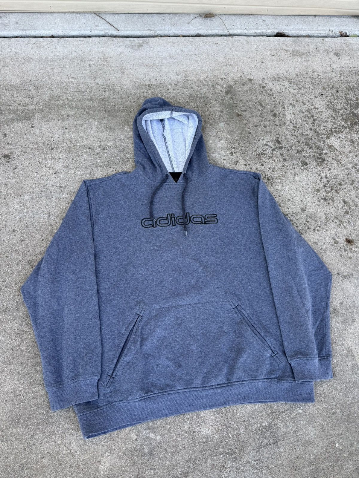 Adidas y2k adidas hoodie grey embroidered logo Size US L / EU 52-54 / 3 - 5 Thumbnail