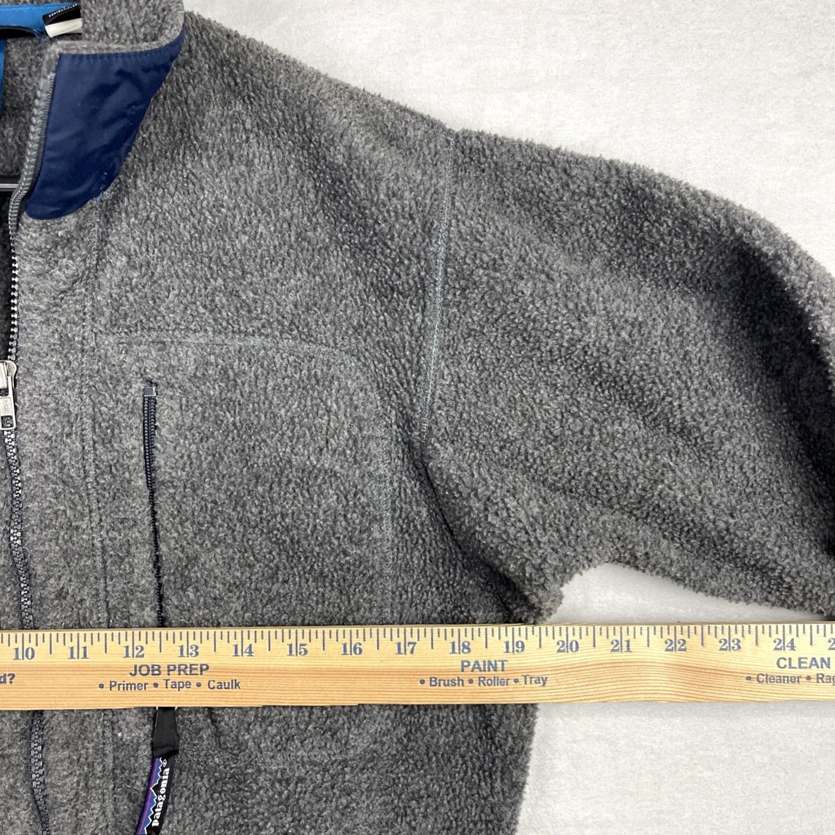 Patagonia VINTAGE Patagonia Jacket Mens Small Gray Full Zip Fleece Deep Pile Made In USA Size US S / EU 44-46 / 1 - 5 Thumbnail