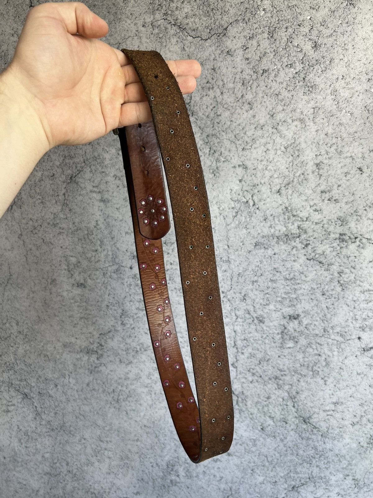 Genuine Leather Vintage Genuine Leather Brown Studded Flower Belt Womens Size ONE SIZE - 8 Thumbnail