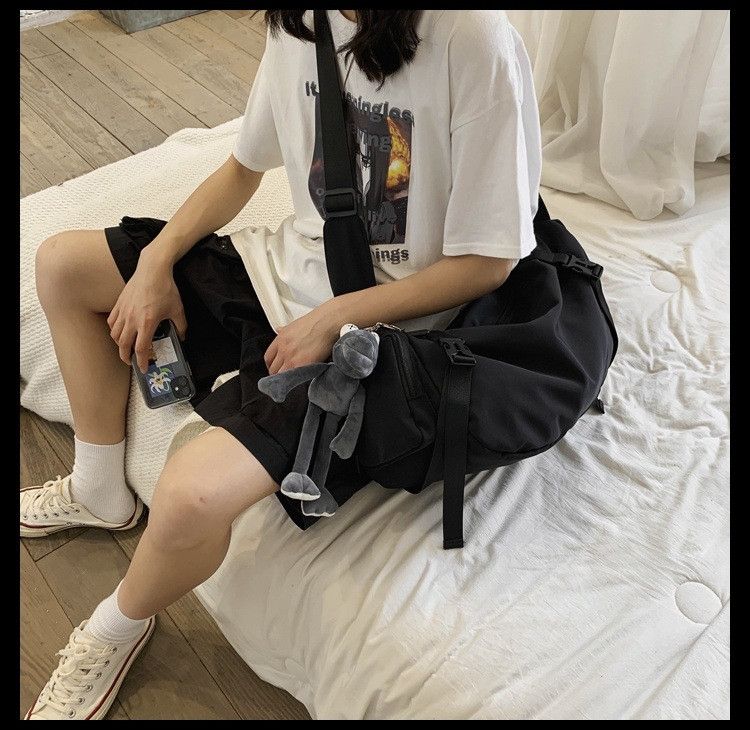 Japanese Brand × Vintage Outdoor retro puffer hobo bag shoulder messenger bag Size ONE SIZE - 2 Thumbnail