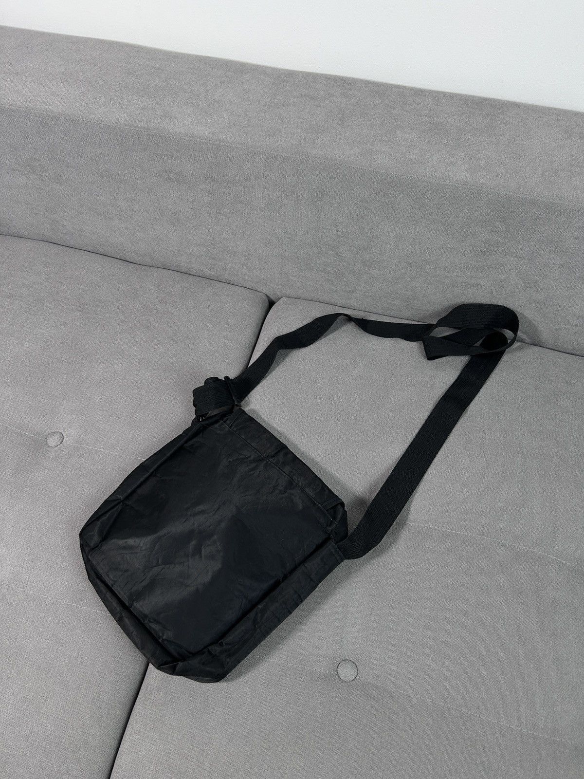 Nike NIKE VINTAGE CROSSBODY BAG Y2K STYLE SHOULDER BAG Size ONE SIZE - 6 Thumbnail