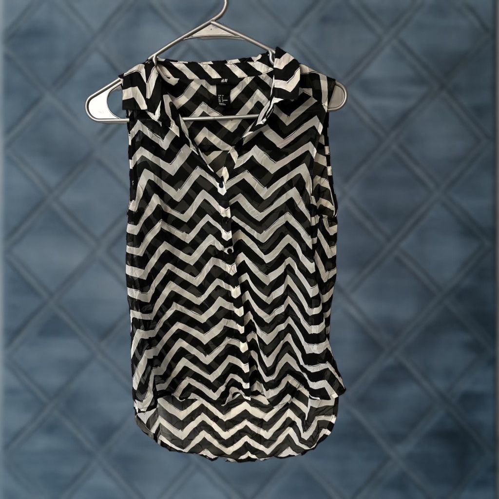 H&M H&M Blouse Women's White Black Print 1/2 Button Up US Size 6 Multicolor Polyester Light Weight All Seasons Button Up Mens? Wait. Size M / US 6-8 / IT 42-44 - 1 Thumbnail