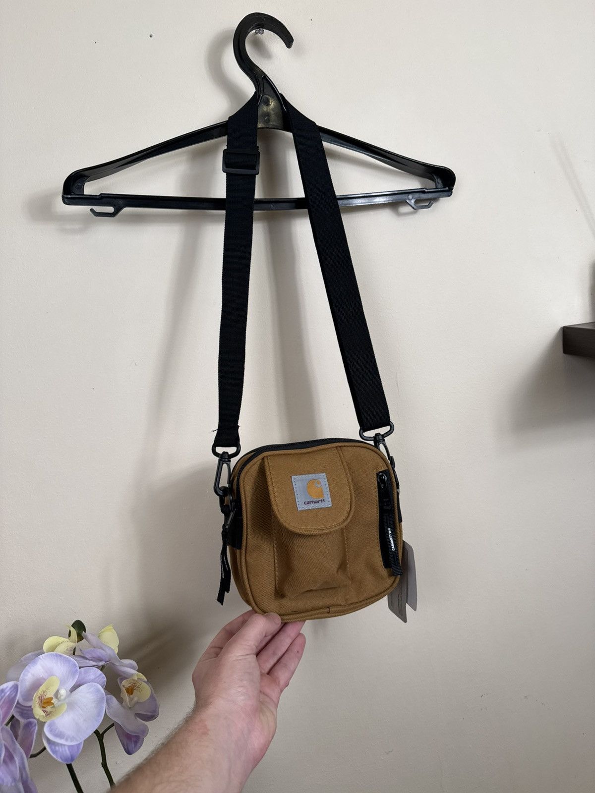 Carhartt Carhartt WIP Essentials Bag Crossbody Shoulder Bag Sand Size ONE SIZE - 1 Thumbnail