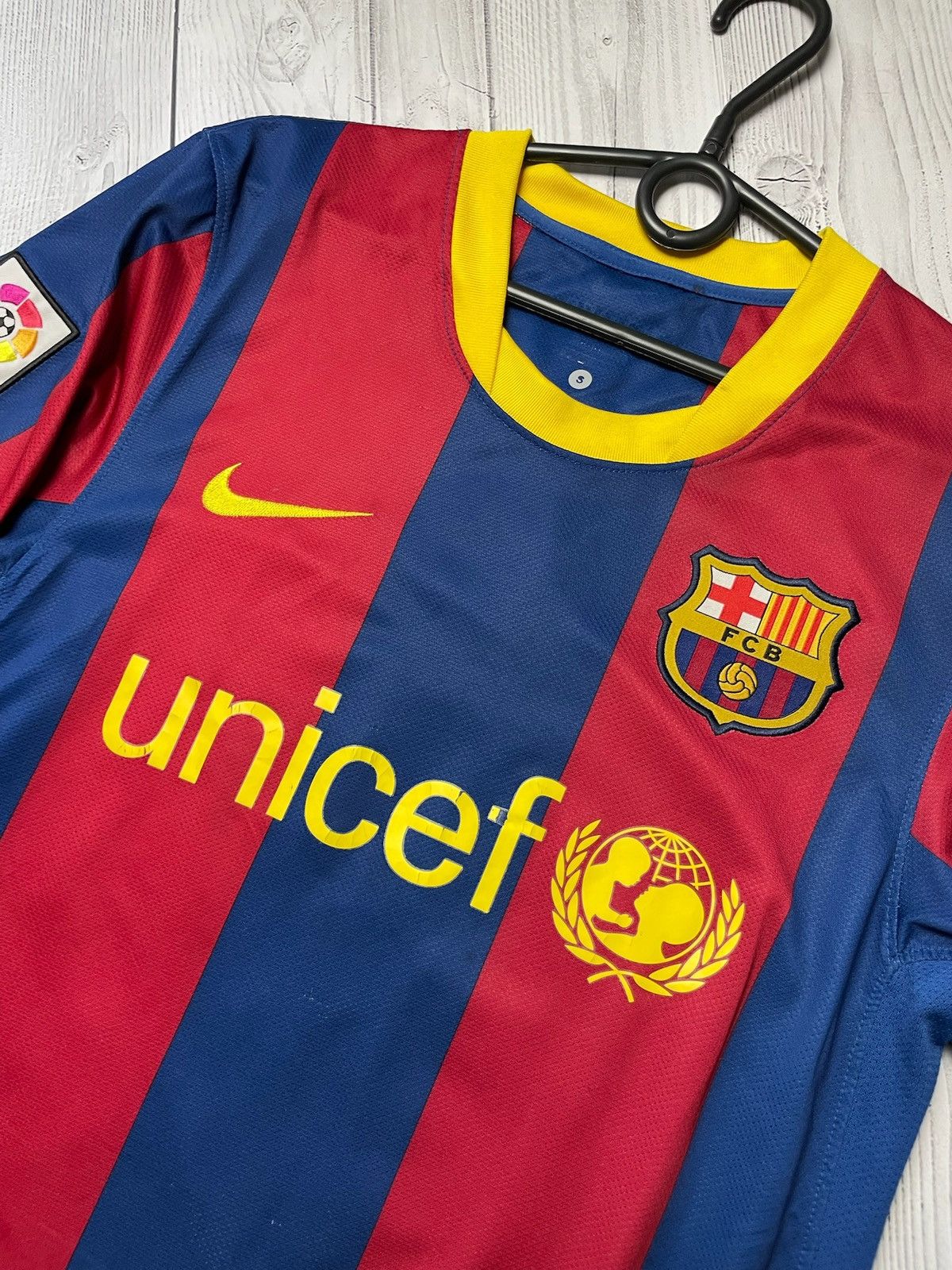 Nike × Vintage Vintage Nike Barcelona soccer jersey 10 Messi size S Size US S / EU 44-46 / 1 - 3 Thumbnail