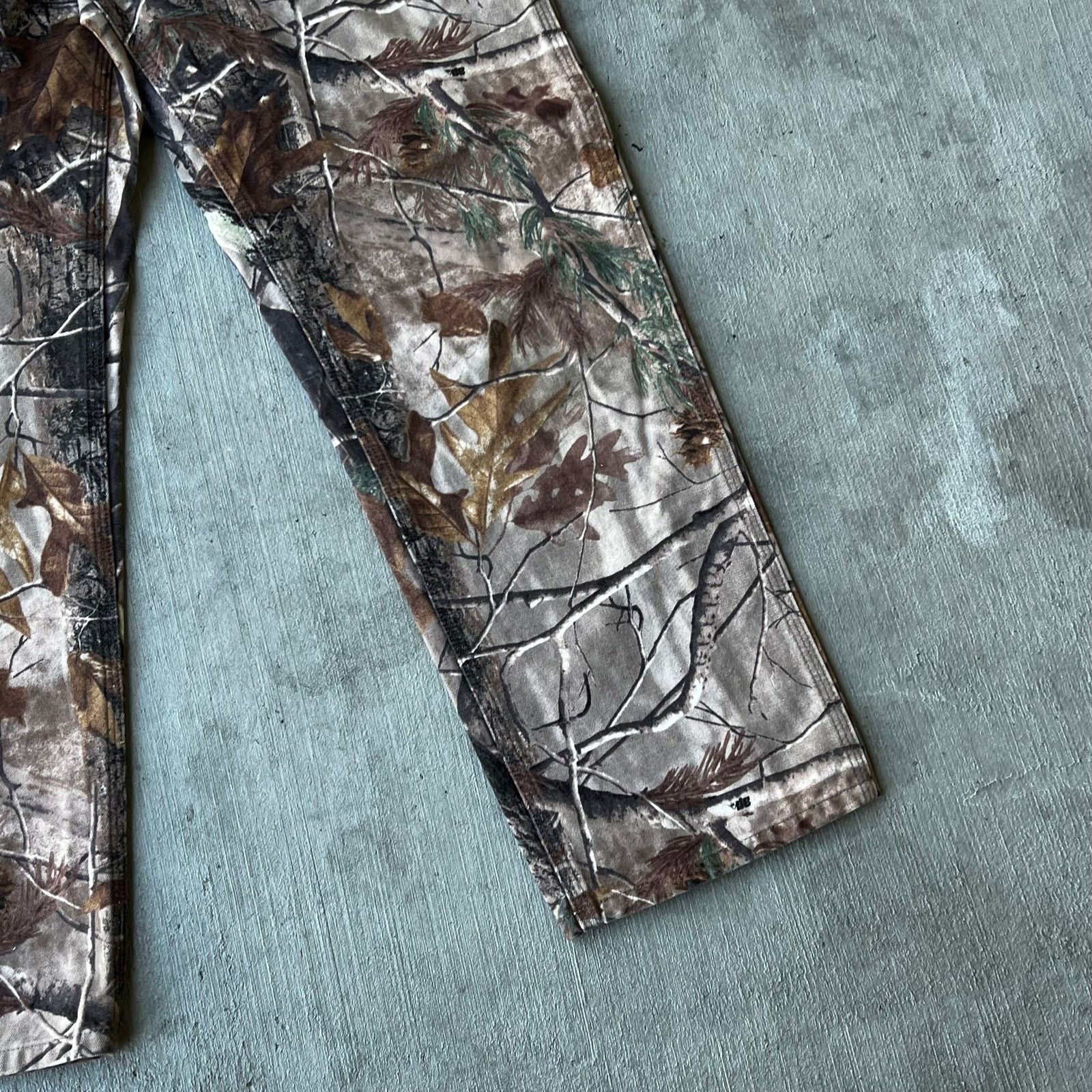 Carhartt × Vintage Carhartt Realtree camo work wear carpenter pants Size US 33 - 8 Thumbnail