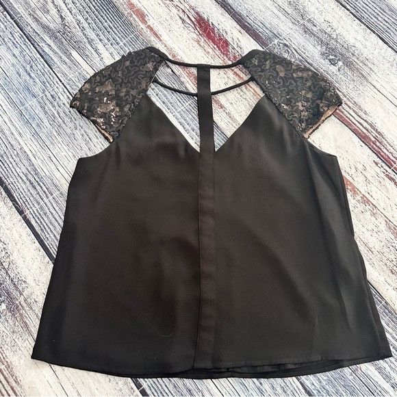 Bcbgmaxazria BCBGMaxAzria Black Top with Lace Cap Sleeves Size S / US 4 / IT 40 - 3 Thumbnail