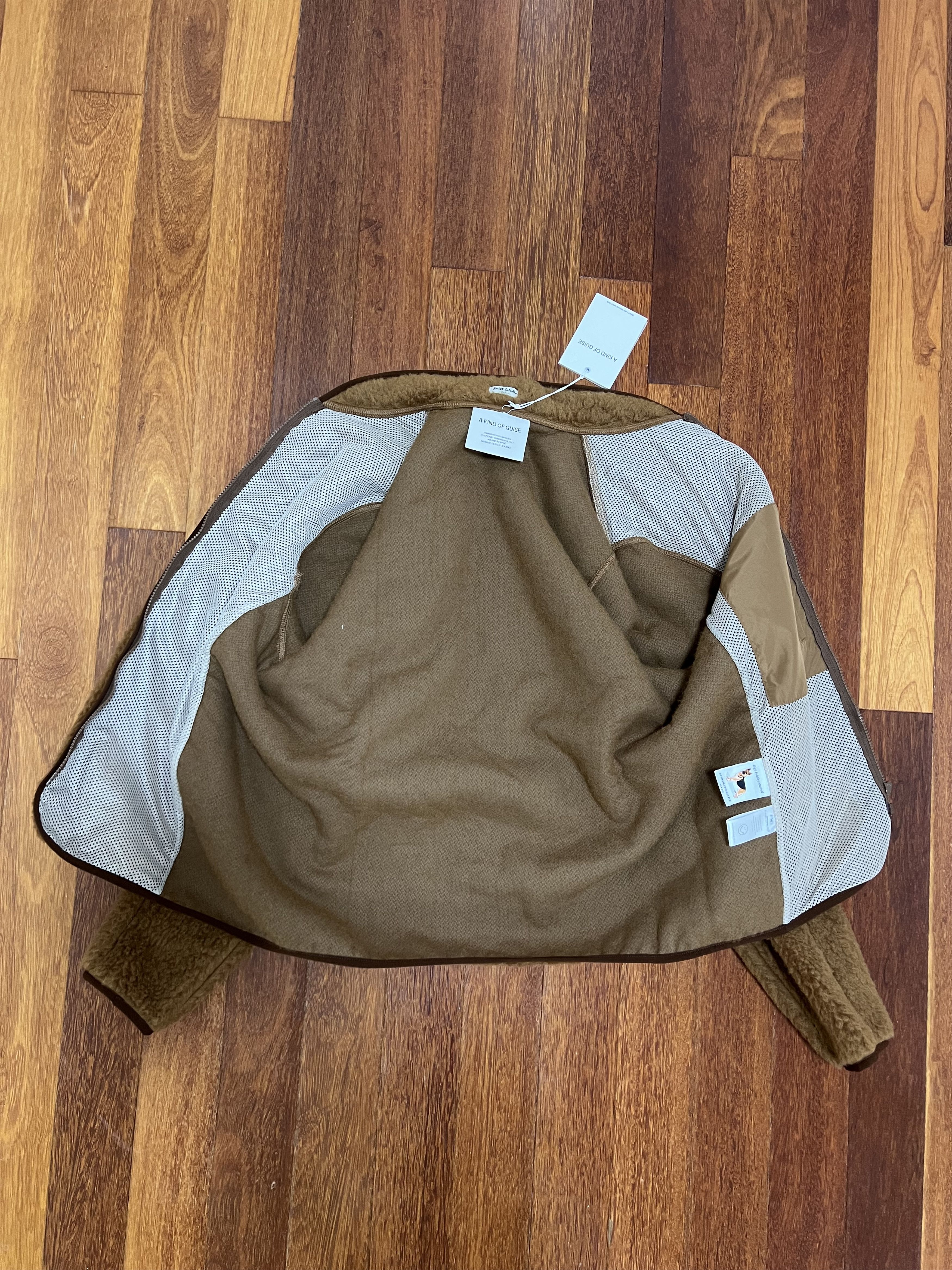 A Kind Of Guise 💚 AW23 A Kind Of Guise Floki Fleece Jacket Caramel NEW Size US M / EU 48-50 / 2 - 9 Thumbnail