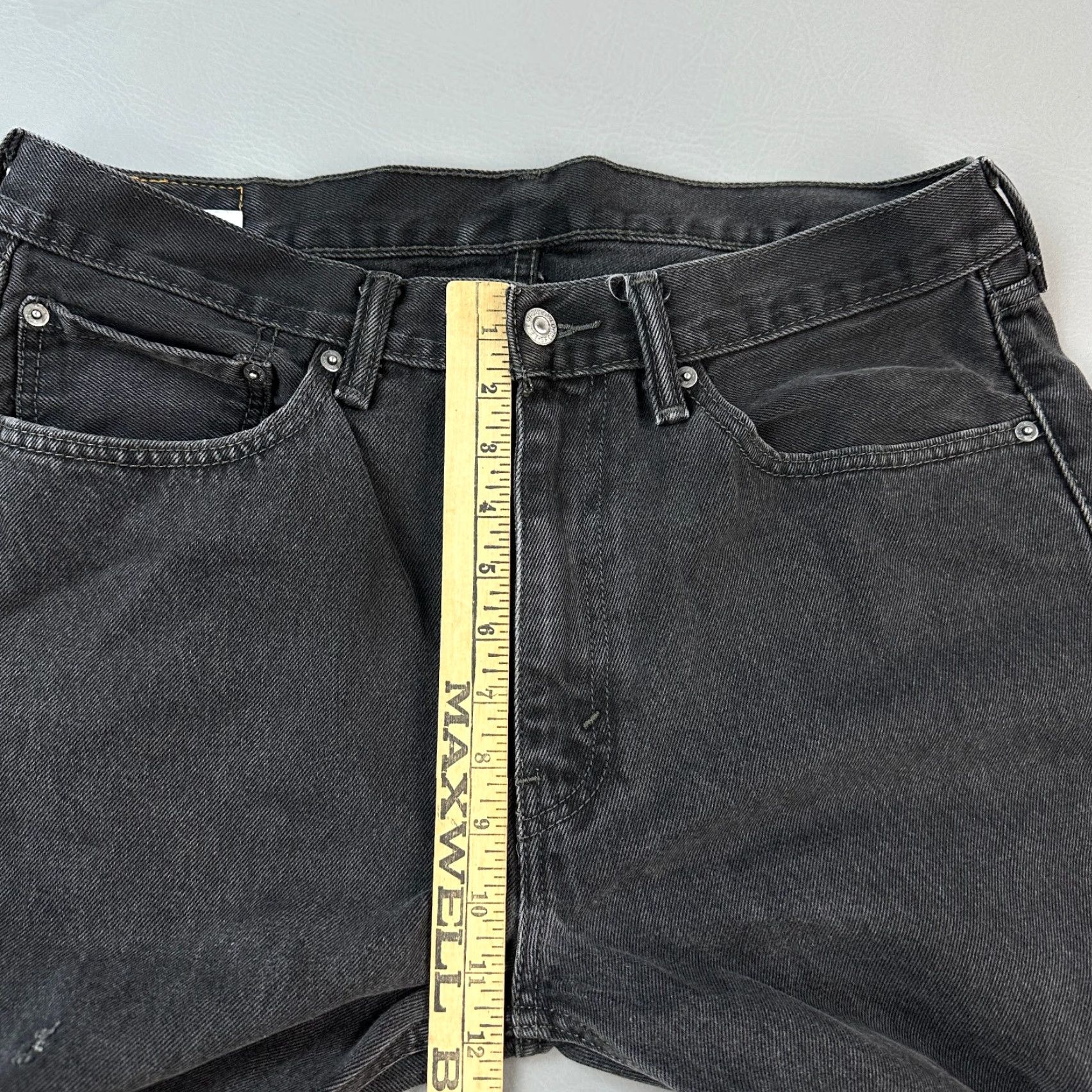 Levi's VINTAGE Levi's 505 Jeans Mens 36x32 Black Denim Regular Fit Zip Fly Casual Size US 36 / EU 52 - 5 Thumbnail