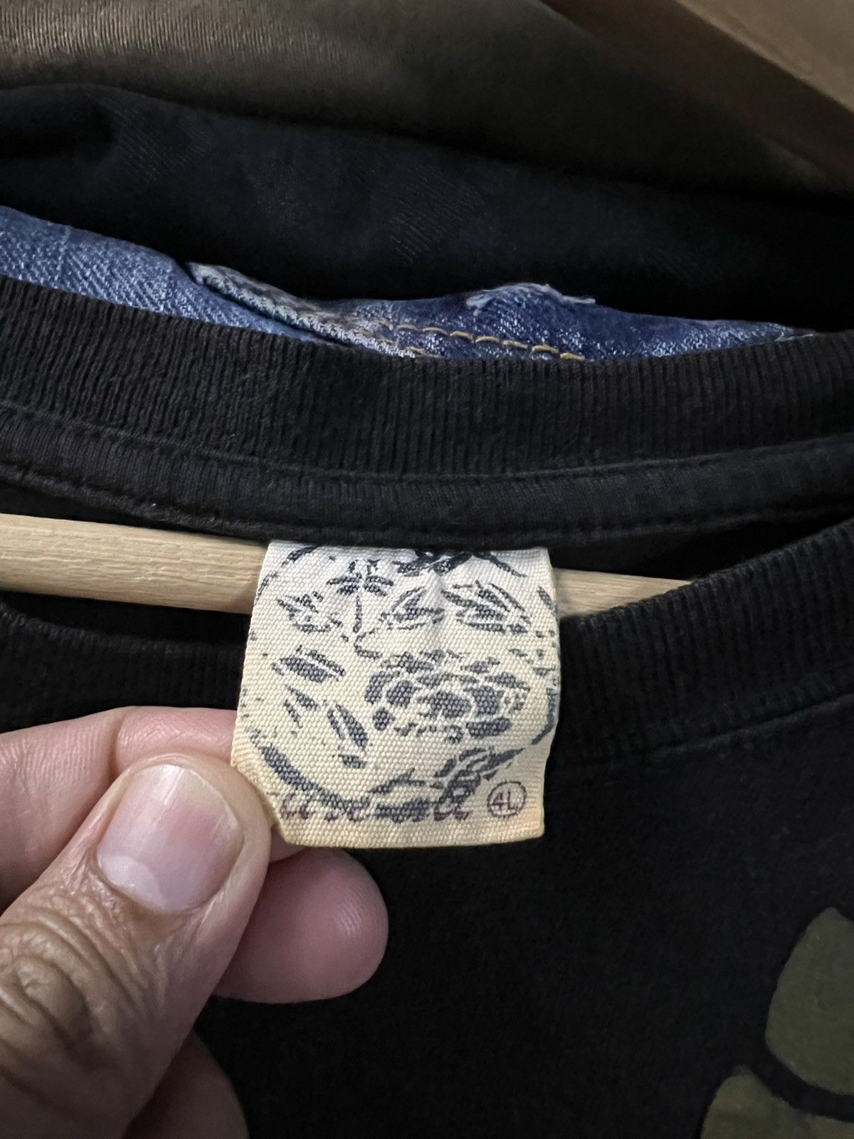 Japanese Brand VINTAGE SUKAJAN SOUVENIR FISH KOI TSHIRT L/S Size US L / EU 52-54 / 3 - 9 Thumbnail