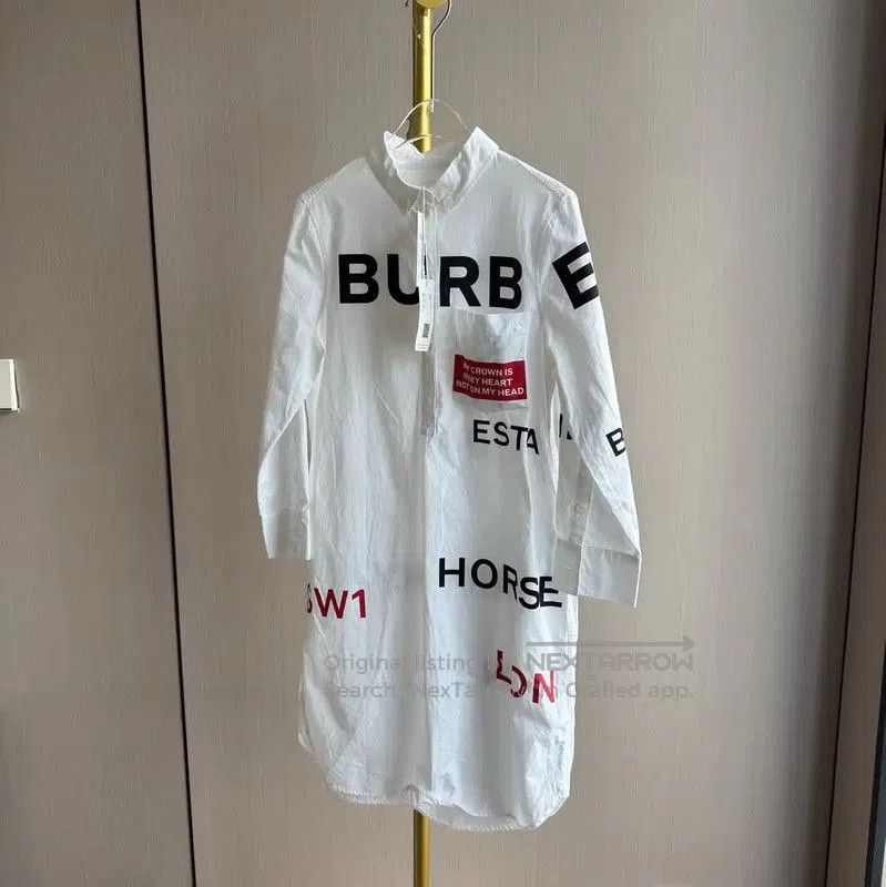 Burberry Burberry White Cotton Graphic Logo Shirt. Size XS / US 0-2 / IT 36-38 - 1 Thumbnail