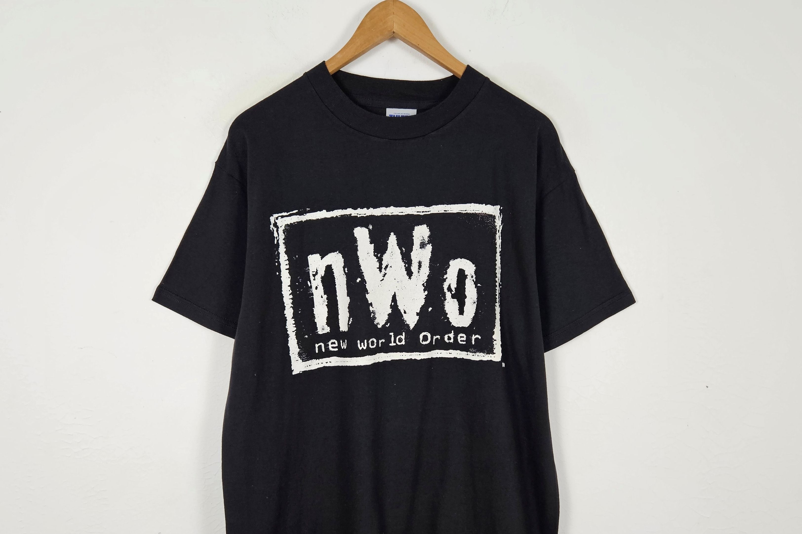 Vintage Vintage 90s NWO New World Order Wrestling WWF shirt Size US L / EU 52-54 / 3 - 2 Thumbnail