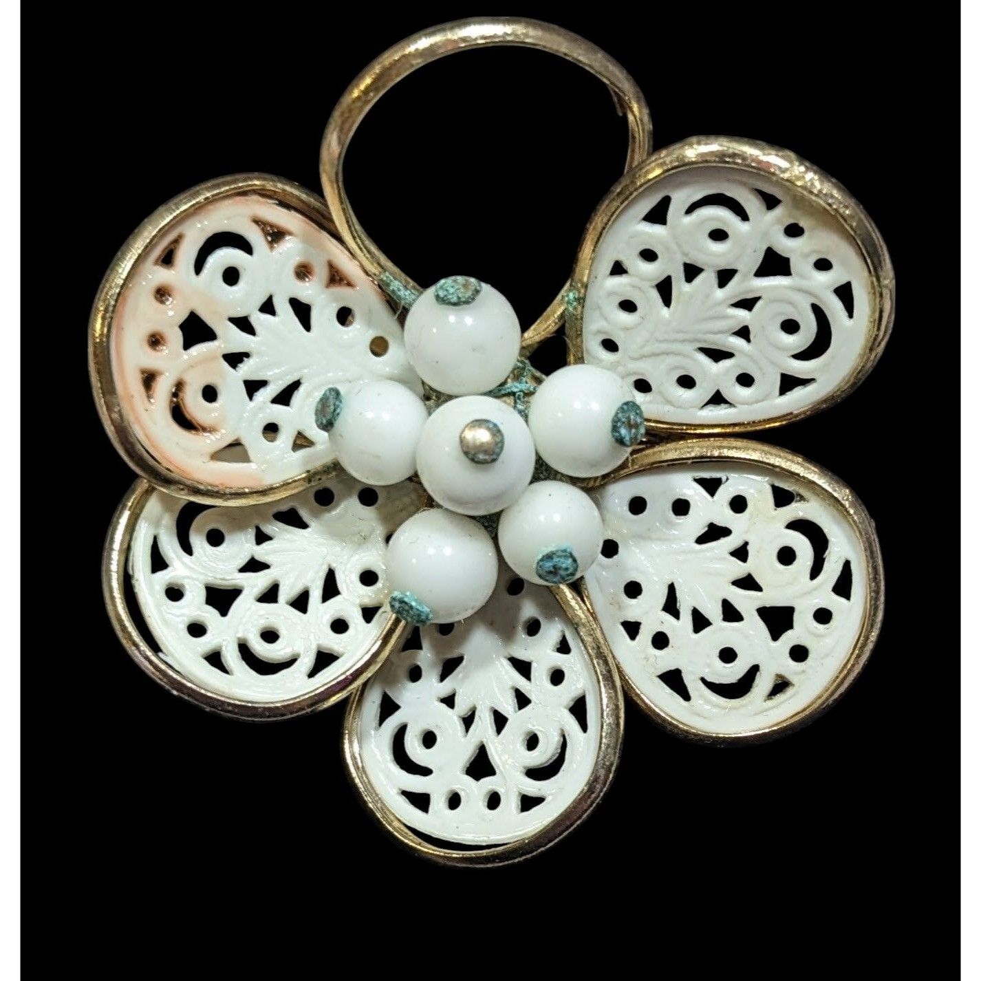 Other Vintage Floral Filigree White And Gold Tone Brooch Size ONE SIZE - 1 Thumbnail