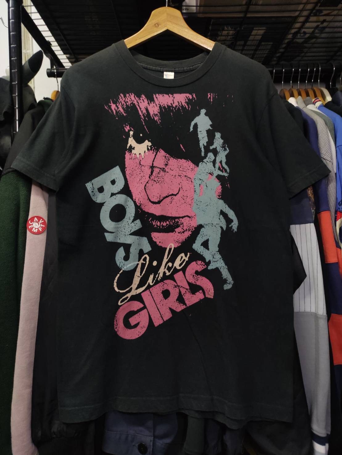 Band Tees Vtg 00's Boys Like Girls Band Big Print Art T-Shirt Size US M / EU 48-50 / 2 - 2 Thumbnail