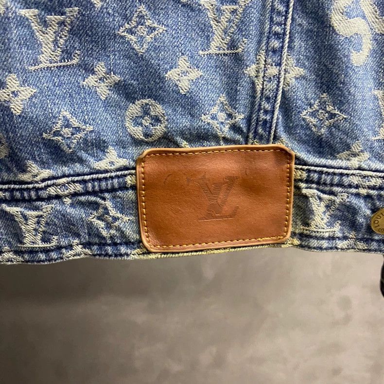 Louis Vuitton Louis Vuitton Blue two-pocket denim jacket Size US L / EU 52-54 / 3 - 4 Thumbnail